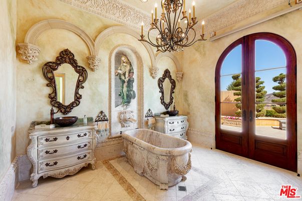 Bathroom, Chandelier, Free Standing Baths, Interior
