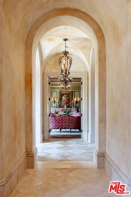 Chandelier, Interior, Pendant Lights