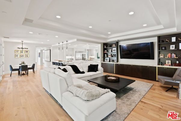 Dining room, Interior, Kitchen, Living room, Pendant Lights, Recessed Lighting, Wood Texture Flooring