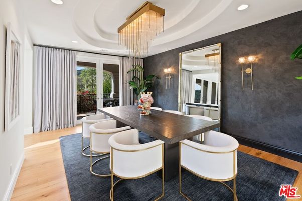 Chandelier, Dining room, Interior, Recessed Lighting, Wood Texture Flooring