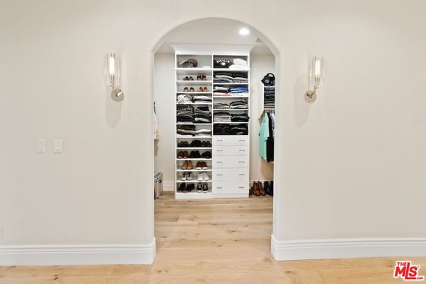 Interior, Recessed Lighting, Walk-in Closets, Wood Texture Flooring