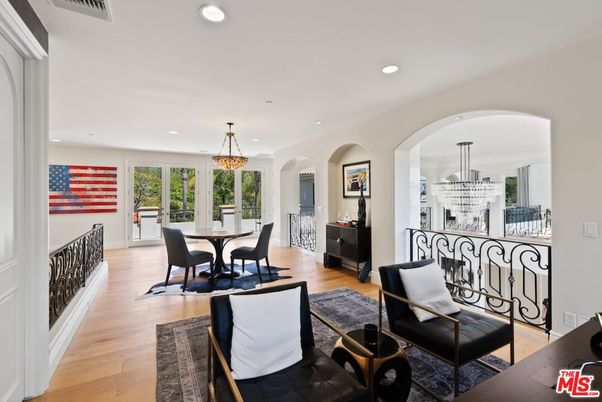 Dining room, Interior, Living room, Pendant Lights, Recessed Lighting, Wood Texture Flooring