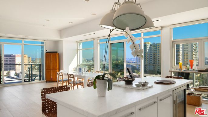 Dining room, Interior, Kitchen, Recessed Lighting, Wood Texture Flooring