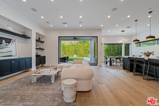 Dining room, Interior, Living room, Pendant Lights, Recessed Lighting, Wood Texture Flooring