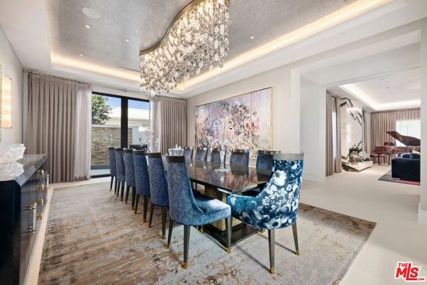 Chandelier, Dining room, Interior, Piano, Recessed Lighting