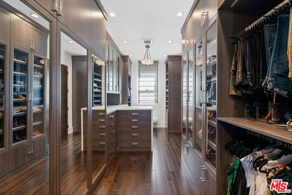 Chandelier, Interior, Recessed Lighting, Walk-in Closets, Wood Texture Flooring