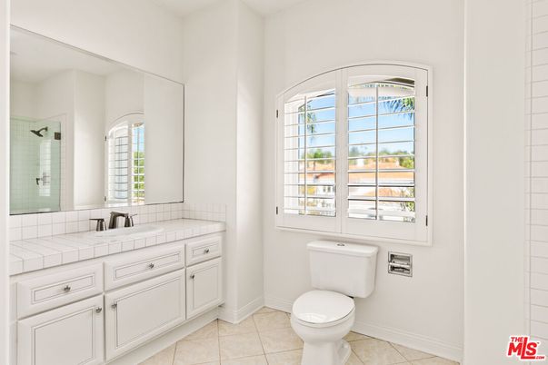 Bathroom, Interior, Tile Countertops