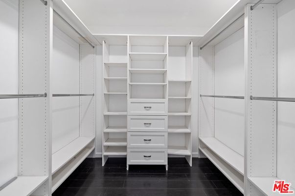 Interior, Walk-in Closets, Wood Texture Flooring