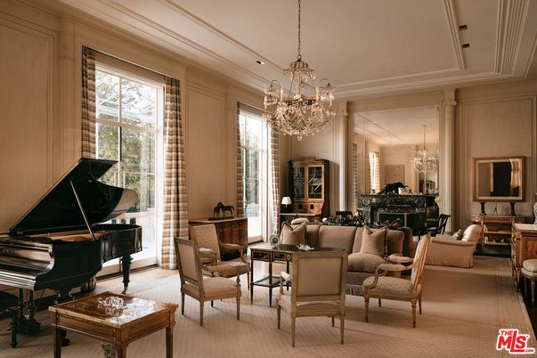 Chandelier, Dining room, Fireplace, Interior, Living room, Piano