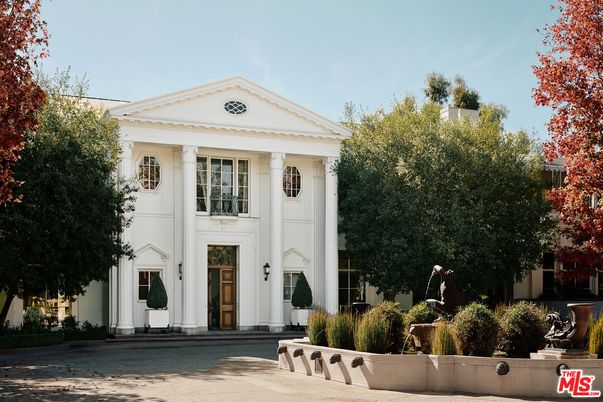 Exterior, Facade, Georgian
