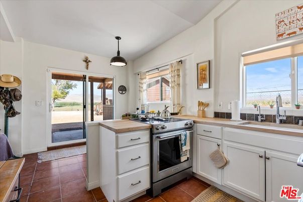 Interior, Kitchen, Pendant Lights, Stainless Steel Appliances