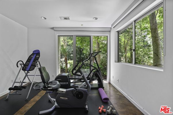 Fitness Equipment, Interior, Recessed Lighting, Wood Texture Flooring