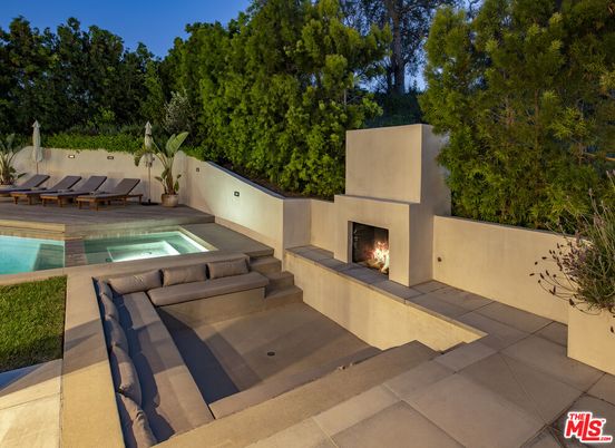 Exterior, Fireplace, Pool