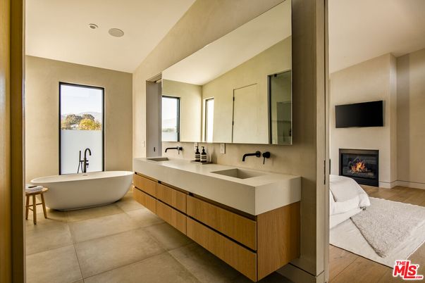 Bathroom, Dual Sink Vanities, Fireplace, Free Standing Baths, Interior, Recessed Lighting