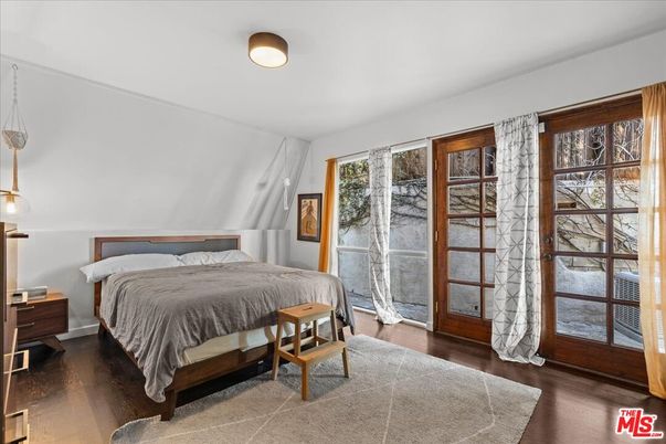 Bedroom, Interior, Pendant Lights, Wood Texture Flooring