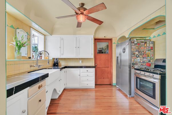 Interior, Kitchen, Stainless Steel Appliances, Wood Texture Flooring