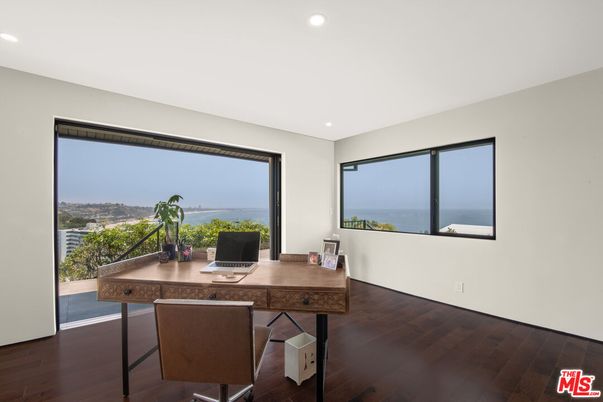 Home Office, Interior, Recessed Lighting, Water, Wood Texture Flooring