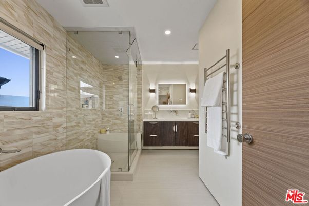 Bathroom, Dual Sink Vanities, Free Standing Baths, Glass Shower, Interior, Recessed Lighting
