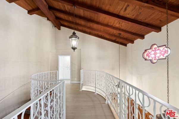 Interior, Pendant Lights, Wooden Beams, Wooden Ceilings, Wood Texture Flooring