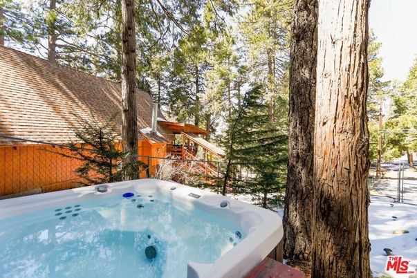 Exterior, Hot Tub