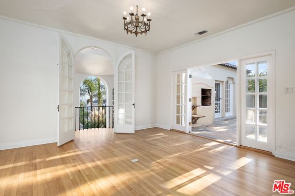 Chandelier, Empty room, Interior, Wood Texture Flooring