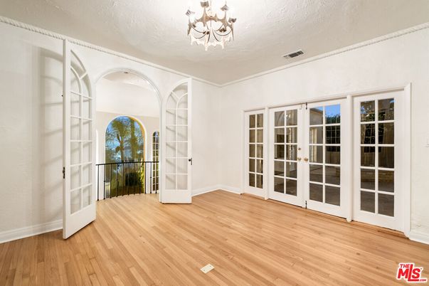 Chandelier, Empty room, Interior, Wood Texture Flooring