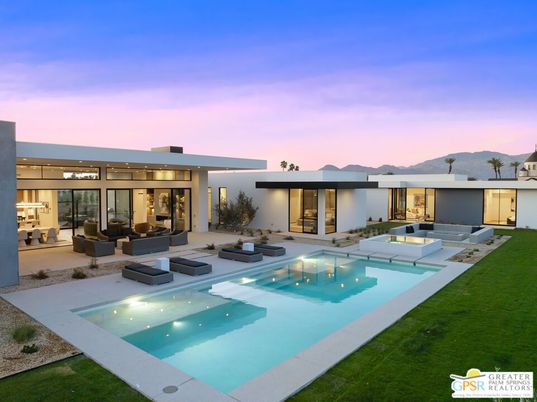 Exterior, Pool, Water