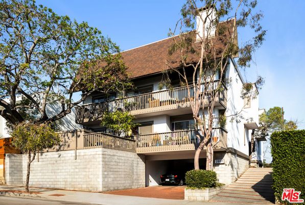 Exterior, Facade, Condo Building