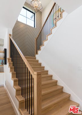 Interior, Pendant Lights, Wood Texture Flooring