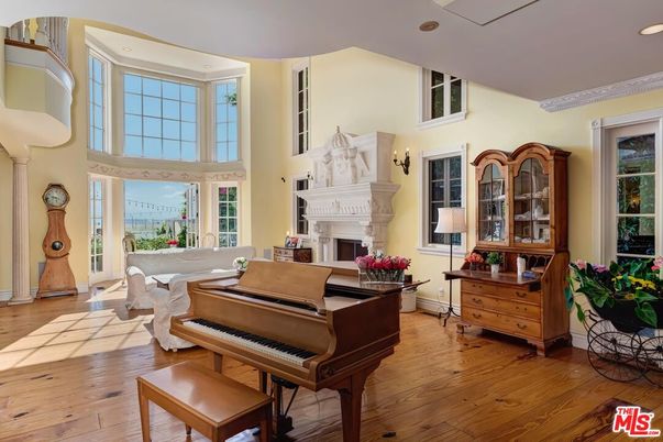 Fireplace, Interior, Piano, Recessed Lighting, Wood Texture Flooring