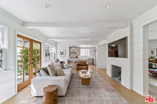 Fireplace, Interior, Living room, Pendant Lights, Recessed Lighting, Wood Texture Flooring