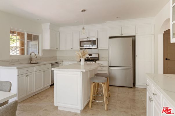 Interior, Kitchen, Pendant Lights, Stainless Steel Appliances