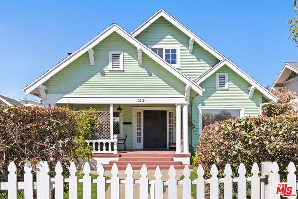 Exterior, Facade, American Craftsman