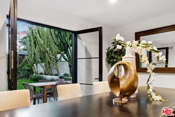 Dining room, Interior, Recessed Lighting