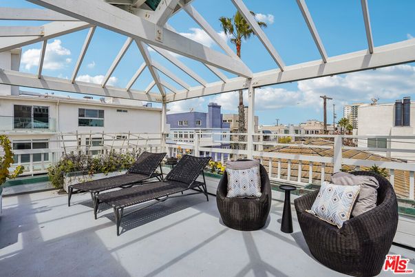 Exterior, Glass Ceilings, Sun Room