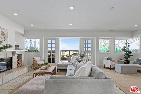Fireplace, Interior, Living room, Recessed Lighting