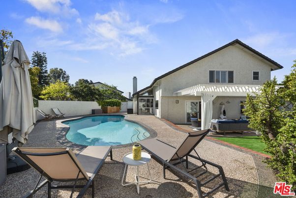 Exterior, Hot Tub, Pool