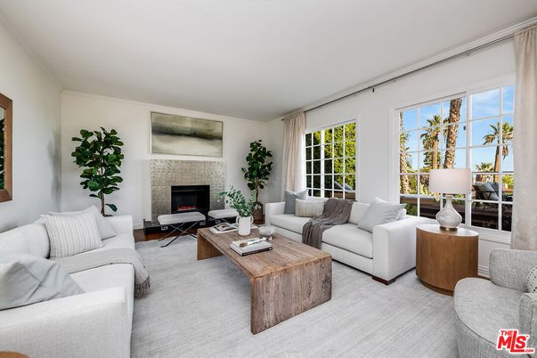 Fireplace, Interior, Living room