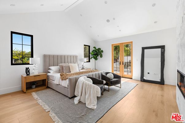Bedroom, Fireplace, Interior, Recessed Lighting, Wood Texture Flooring