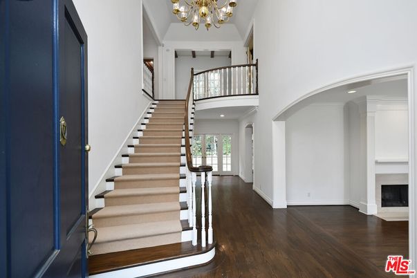 Chandelier, Interior, Recessed Lighting, Wood Texture Flooring