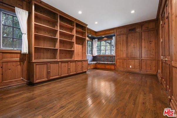 Empty room, Interior, Recessed Lighting, Wood Texture Flooring, Wooden Walls