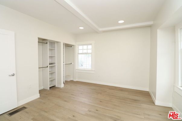 Empty room, Interior, Recessed Lighting, Walk-in Closets, Wood Texture Flooring