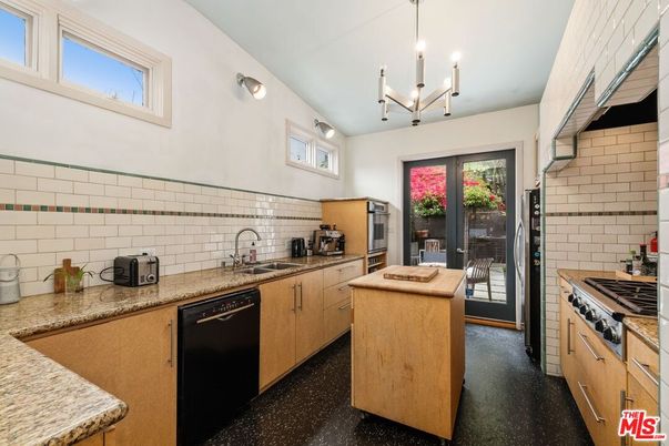 Chandelier, Interior, Kitchen