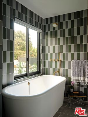 Bathroom, Free Standing Baths, Interior