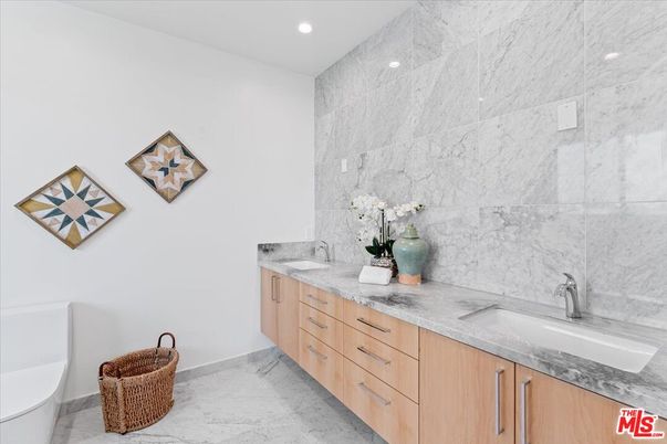 Bathroom, Dual Sink Vanities, Interior, Marble, Marble Walls, Recessed Lighting