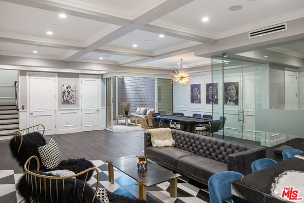 Interior, Living room, Pendant Lights, Recessed Lighting, Wood Texture Flooring