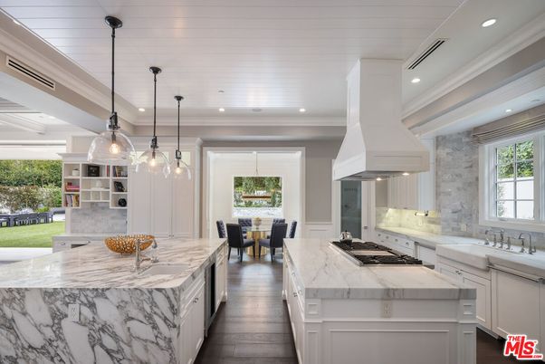 Dining room, Interior, Kitchen, Pendant Lights, Recessed Lighting, Wood Texture Flooring