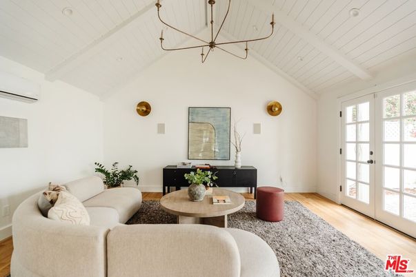 Interior, Living room, Pendant Lights, Wood Texture Flooring