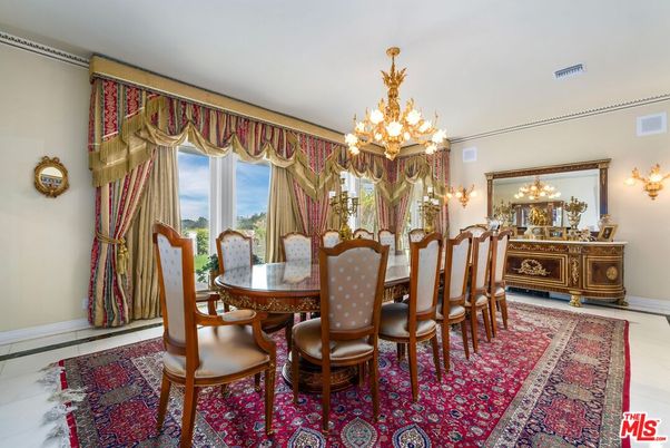 Chandelier, Dining room, Interior