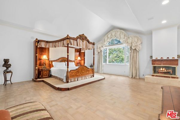 Bedroom, Fireplace, Interior, Recessed Lighting, Wood Texture Flooring